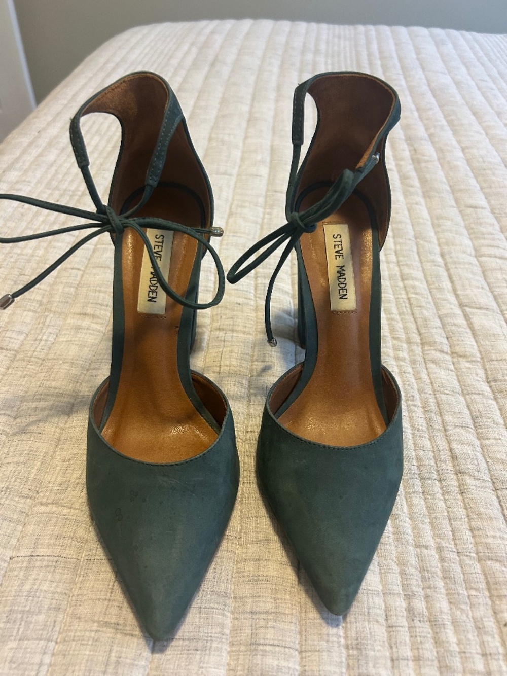 Steve Madden Women's 8M Pampered Blue Leather Pointed Toe High Heel Pumps